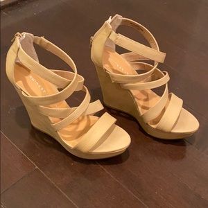 Chinese Laundry wedges